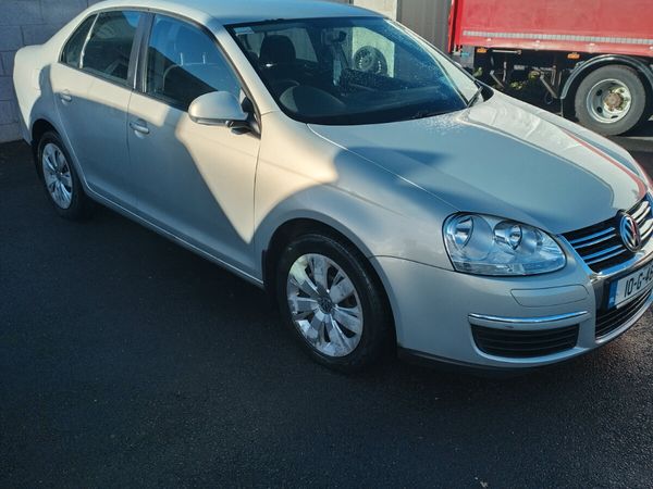 Volkswagen Jetta Saloon, Diesel, 2010, Silver