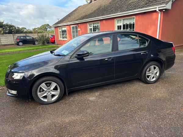 Skoda Octavia Saloon, Diesel, 2014, Black