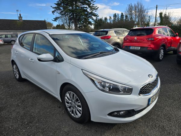 Kia Ceed Hatchback, Diesel, 2012, White