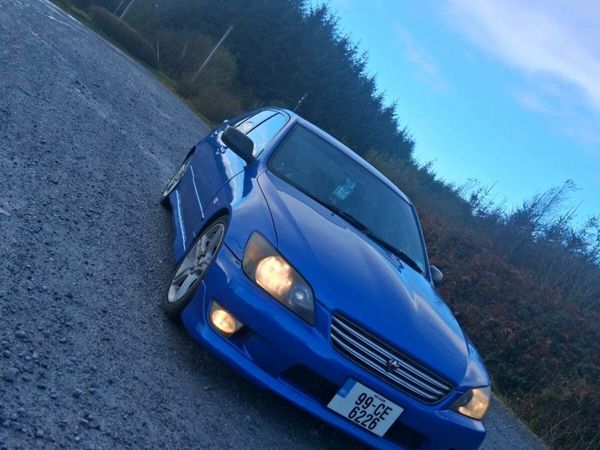 Toyota Altezza Saloon, Petrol, 1999, White