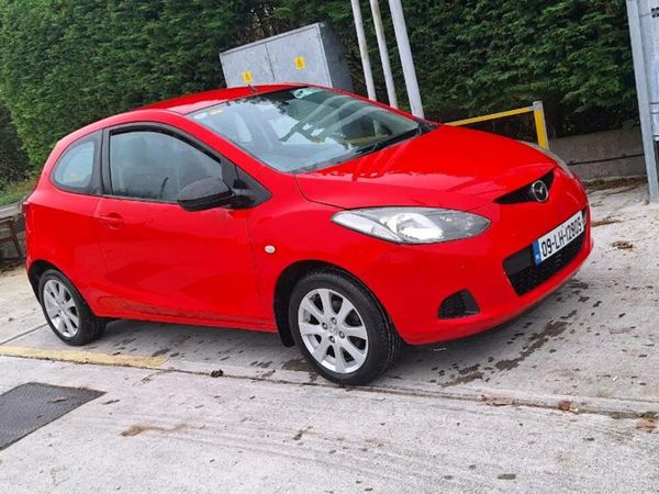 Mazda Mazda2 Hatchback, Petrol, 2009, Red
