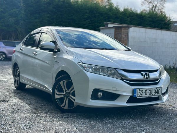 Honda Grace Saloon, Petrol Hybrid, 2015, White