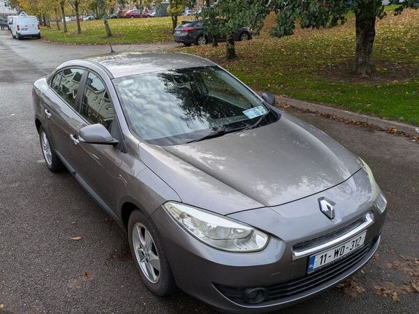 Renault Fluence Saloon, Diesel, 2011, Grey