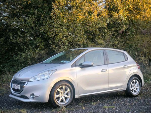 Peugeot 208 Hatchback, Petrol, 2013, Silver