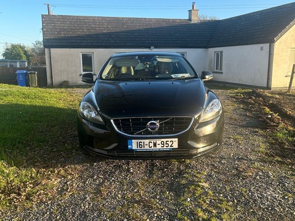 Volvo V40 Hatchback, Diesel, 2016, Black