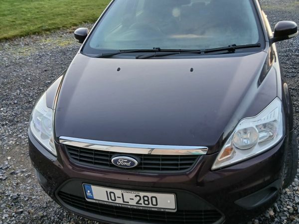 Ford Focus Hatchback, Petrol, 2010, Purple