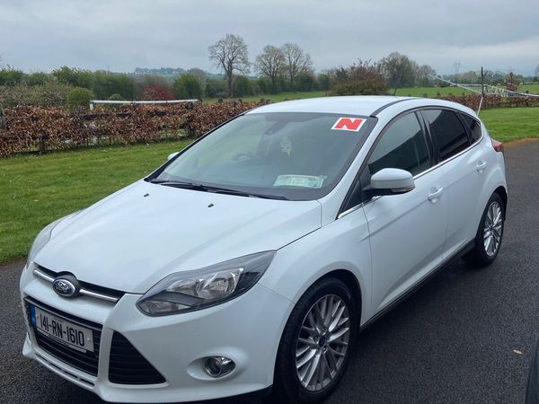 Ford Focus Hatchback, Petrol, 2014, White