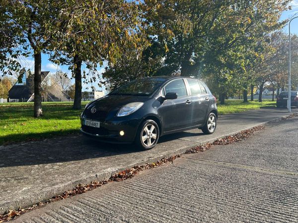 Toyota Yaris Hatchback, Petrol, 2007, Black