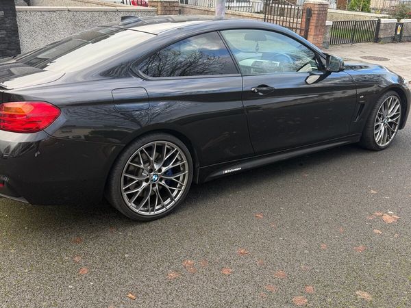 BMW 4-Series Coupe, Petrol, 2017, Black