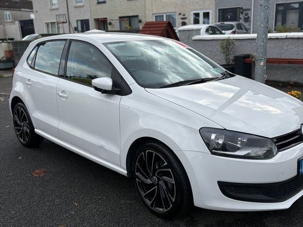 Volkswagen Polo Hatchback, Petrol, 2014, White