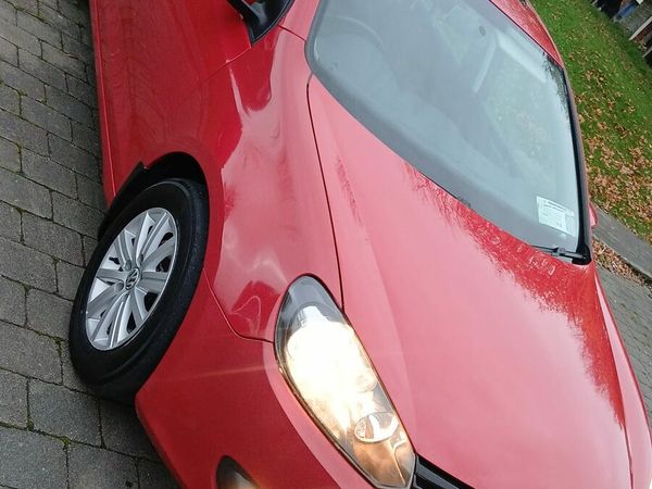 Volkswagen Golf Hatchback, Diesel, 2011, Red