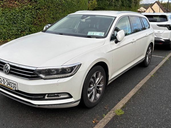 Volkswagen Passat Estate, Petrol, 2015, White