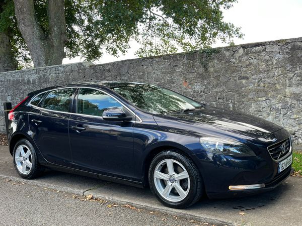 Volvo V40 Hatchback, Diesel, 2015, Blue
