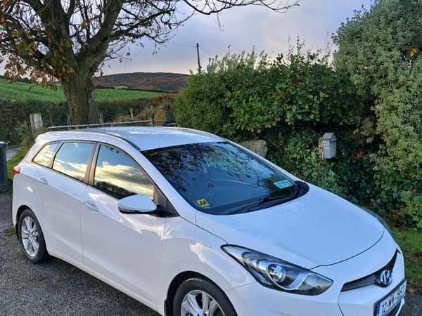 Hyundai i30 Estate/Jeep, Diesel, 2012, White