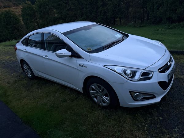 Hyundai i40 Saloon, Diesel, 2013, White