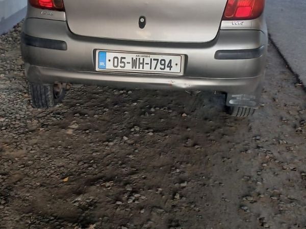 Toyota Yaris Hatchback, Petrol, 2005, Grey