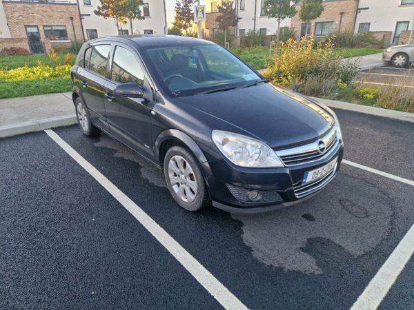 Opel Astra Hatchback, Petrol, 2009, Black