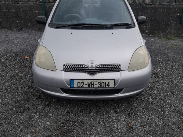 Toyota Yaris Hatchback, Petrol, 2002, Silver
