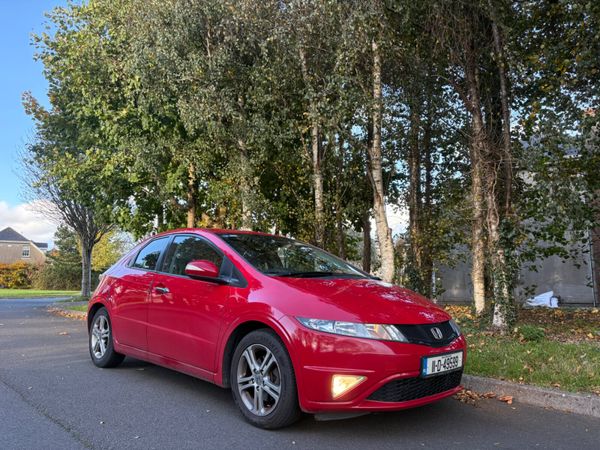 Honda Civic Hatchback, Petrol, 2011, Red