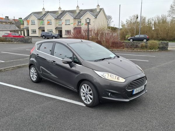 Ford Fiesta Hatchback, Diesel, 2017, Grey