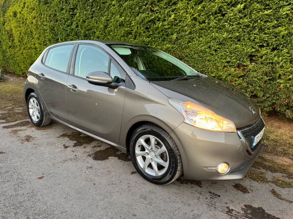 Peugeot 208 Hatchback, Diesel, 2013, Grey