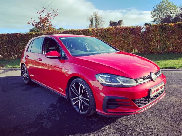Volkswagen Golf Hatchback, Diesel, 2017, Red