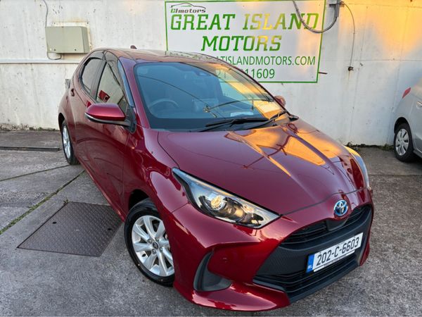 Toyota Yaris Hatchback, Petrol Hybrid, 2020, Red
