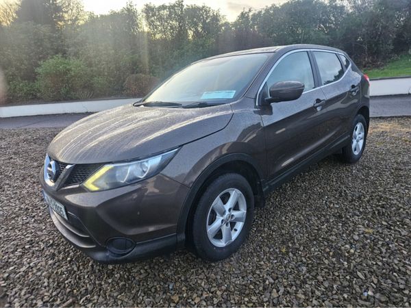 Nissan Qashqai Hatchback, Diesel, 2016, Brown