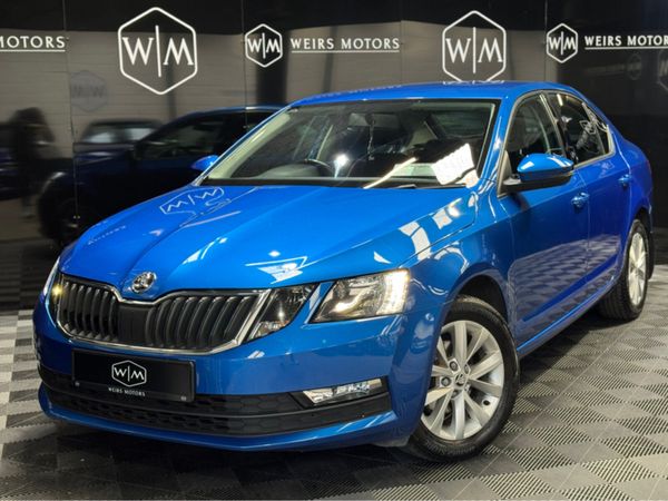 Skoda Octavia Hatchback, Petrol, 2018, Blue