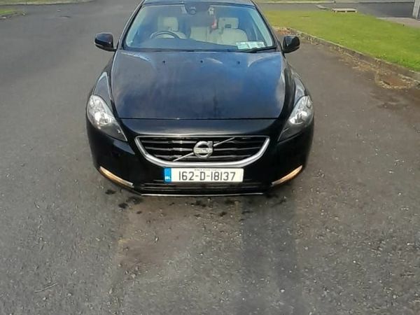Volvo V40 Hatchback, Diesel, 2016, Black