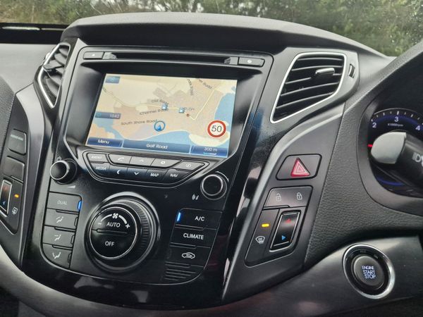 Hyundai i40 Saloon, Diesel, 2012, Silver