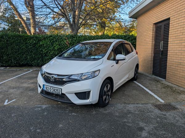Honda Fit Hatchback, Petrol Hybrid, 2016, White