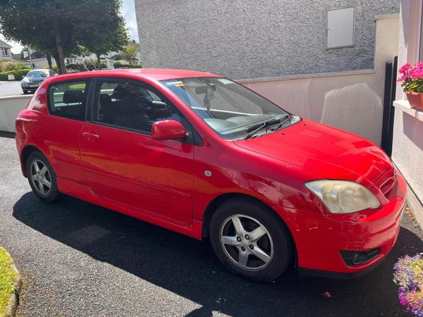 Toyota Corolla Hatchback, Petrol, 2004, Red