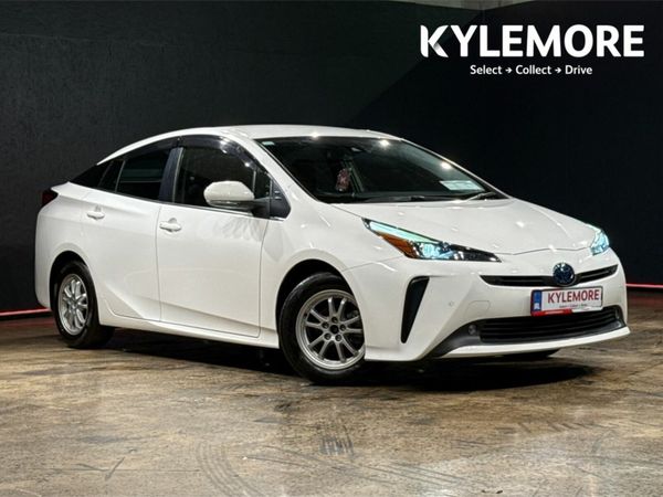 Toyota Prius Hatchback, Petrol Hybrid, 2021, White