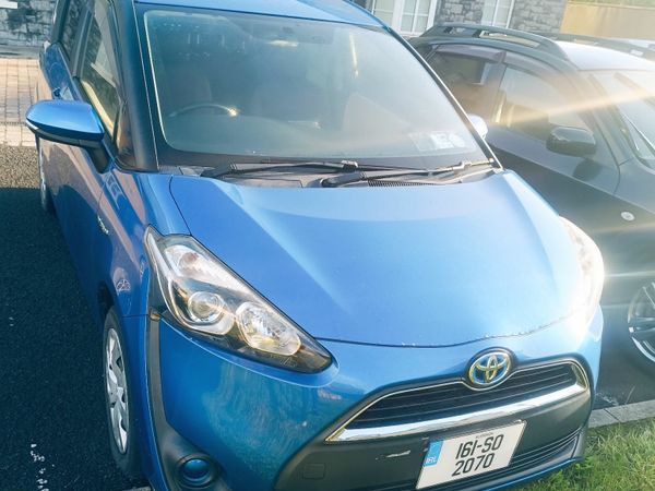 Toyota Sienta MPV, Petrol Hybrid, 2016, Blue