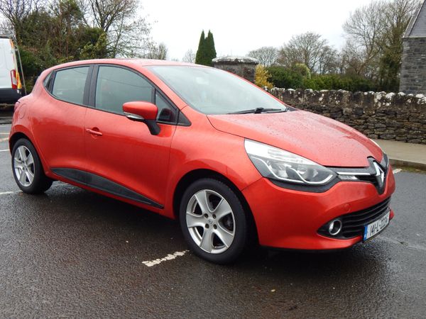 Renault Clio Hatchback, Petrol, 2014, Red