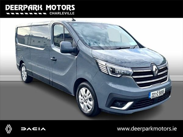 Renault Trafic MPV, Diesel, 2022, Grey