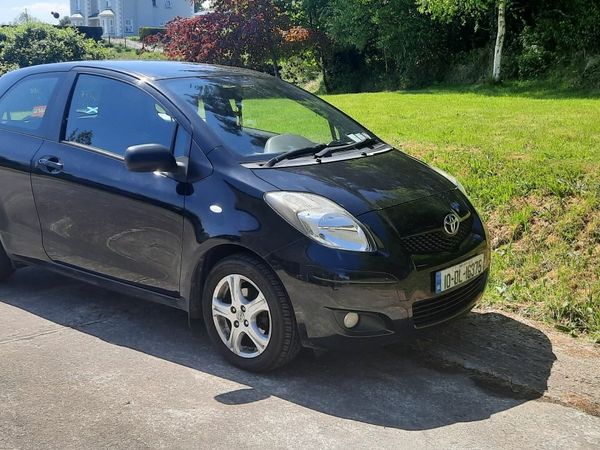 Toyota Yaris Hatchback, Petrol, 2010, Black