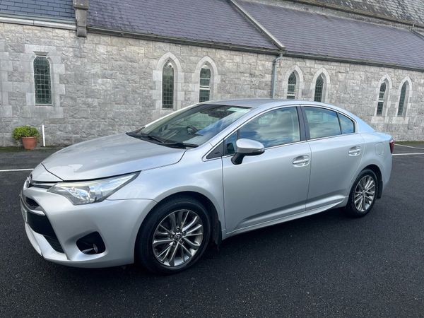 Toyota Avensis Saloon, Diesel, 2015, Silver