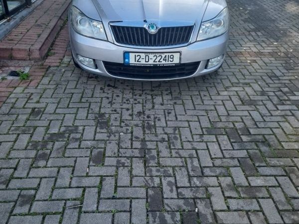 Skoda Octavia Estate, Diesel, 2012, Silver