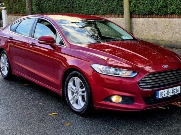 Ford Mondeo Hatchback, Diesel, 2016, Red