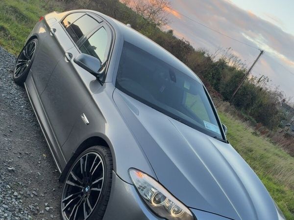 BMW 5-Series Saloon, Diesel, 2011, Grey