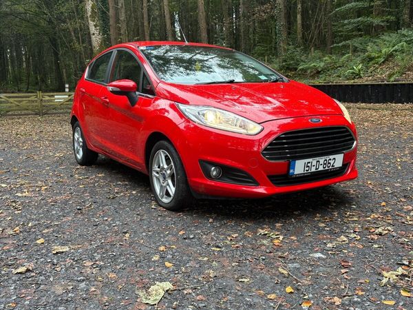 Ford Fiesta Hatchback, Petrol, 2015, Red