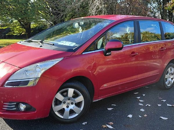 Peugeot 5008 MPV, Diesel, 2011, Red