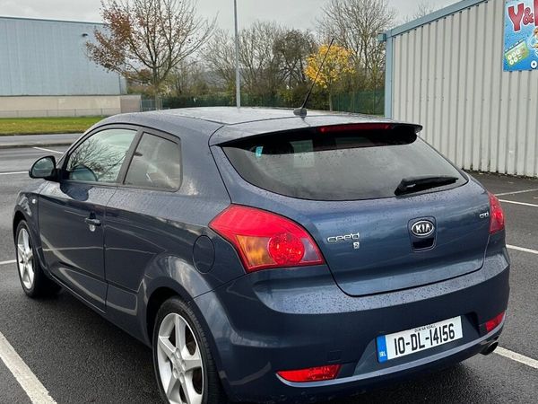 Kia Ceed Hatchback, Diesel, 2010, Blue