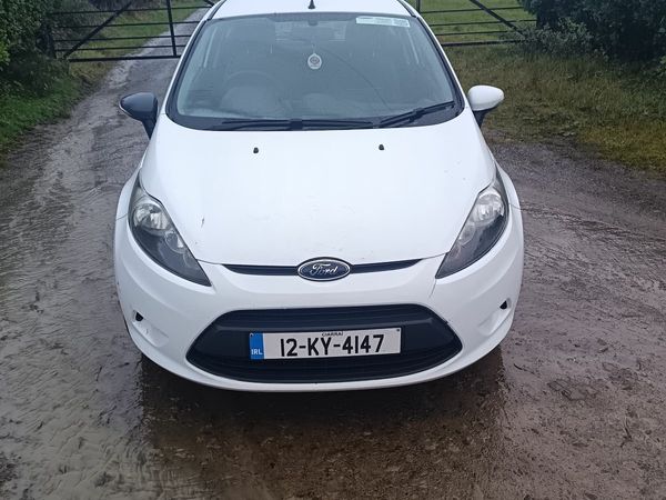 Ford Fiesta Hatchback, Petrol, 2012, White