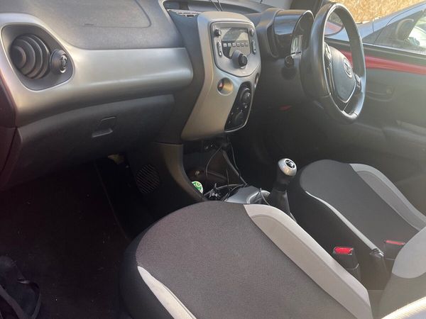 Toyota Aygo Hatchback, Petrol, 2015, Red