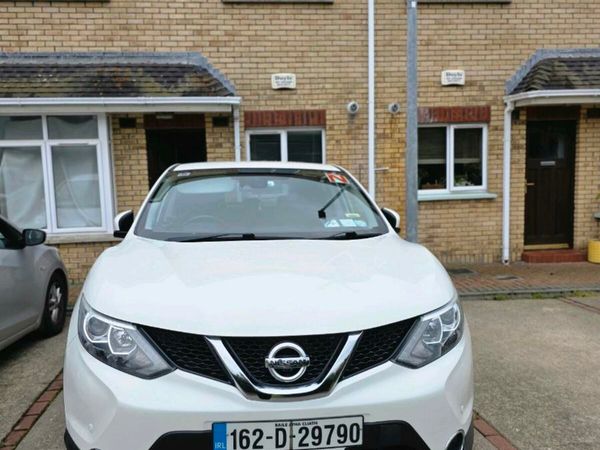 Nissan Qashqai Hatchback, Petrol, 2016, White