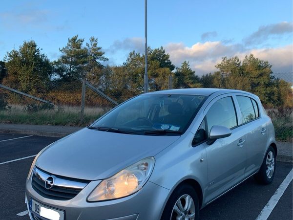 Opel Corsa Hatchback, Petrol, 2009, Silver
