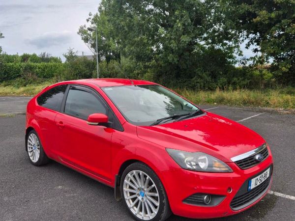Ford Focus Hatchback, Diesel, 2010, Red